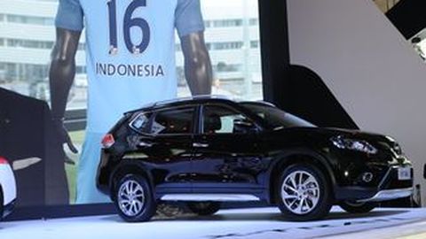 Bunga Ringan untuk Nissan di GIIAS Surabaya