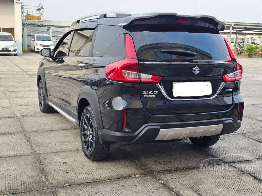 2025 Suzuki XL7 Alpha Hybrid SUV