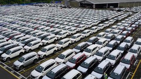 Resesi Global 2023, Benarkah Industri Otomotif Termasuk Rentan PHK?