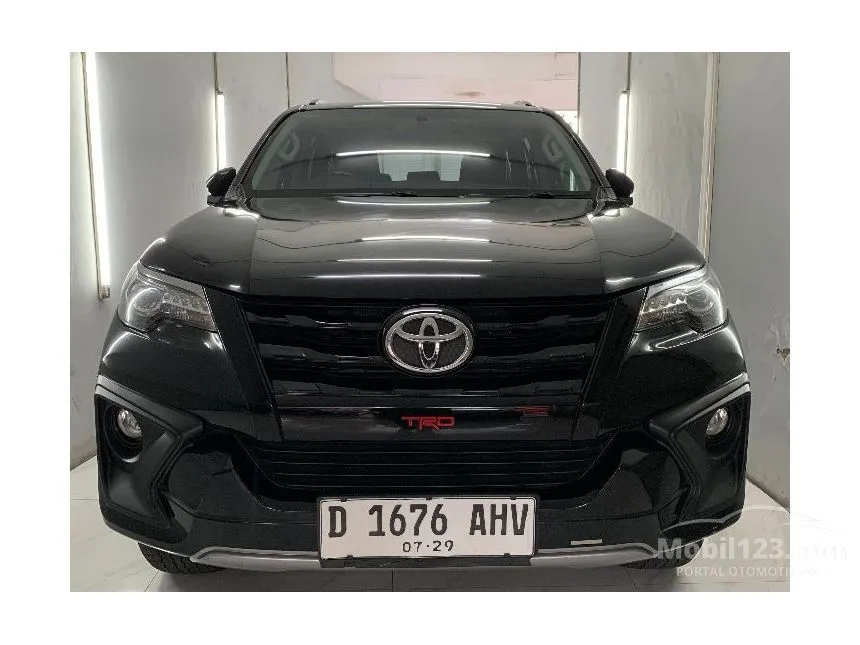Jual Mobil Toyota Fortuner 2019 VRZ 2.4 di Jawa Barat Automatic SUV Hitam Rp 390.000.000