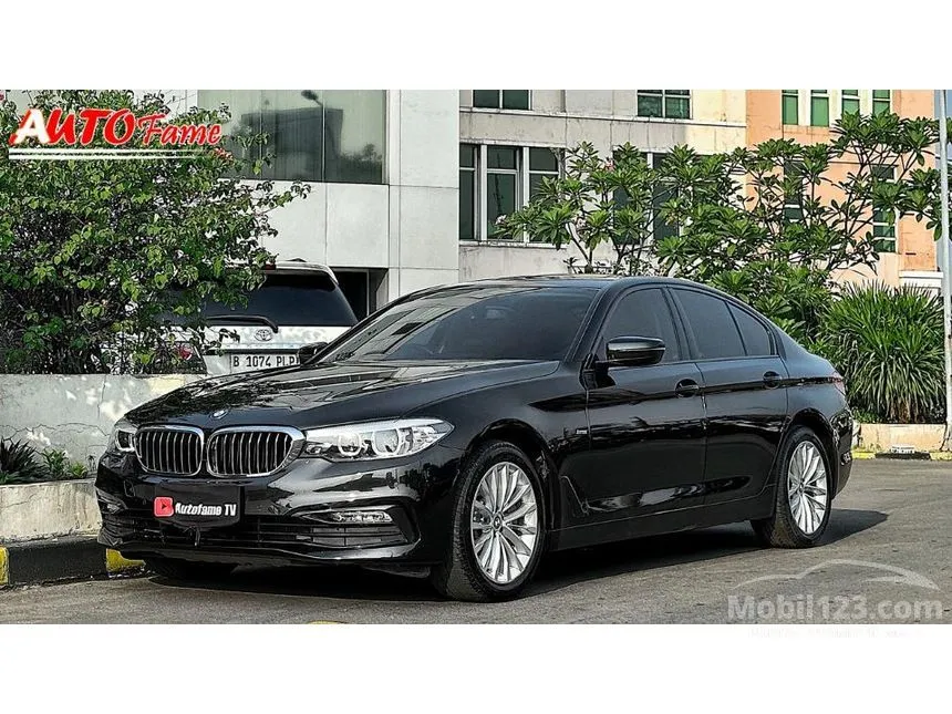 Jual Mobil BMW 530i 2018 Luxury 2.0 di DKI Jakarta Automatic Sedan Hitam Rp 565.000.000