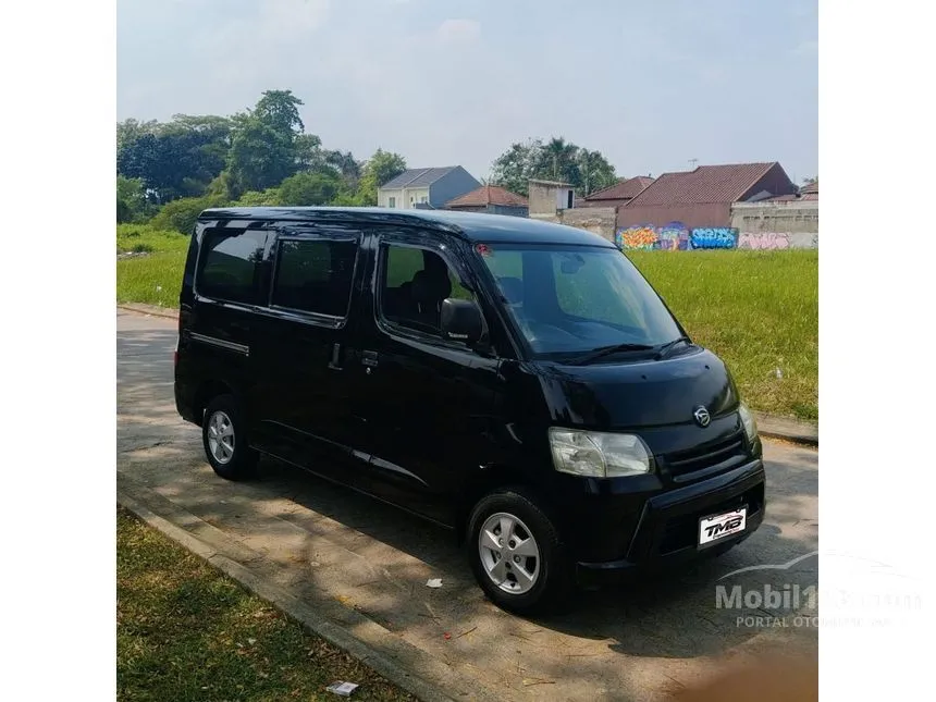 2016 Daihatsu Gran Max Mini Bus D PS Van
