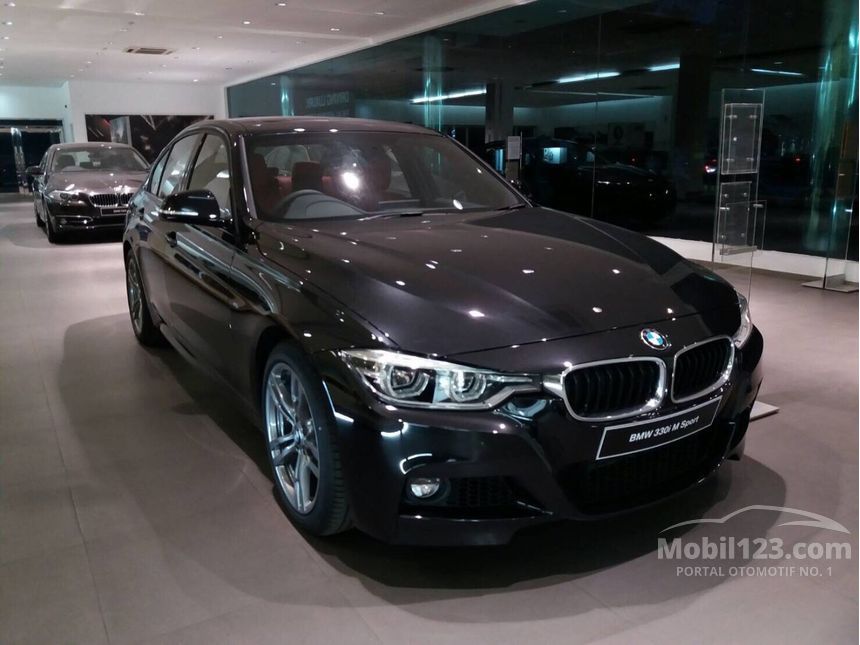 Jual Mobil  BMW  330i 2019 M  Sport  2 0 di DKI Jakarta 