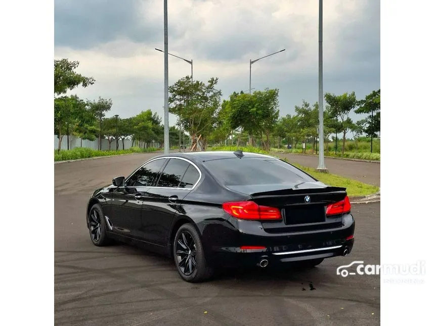 2018 BMW 520i Luxury Sedan