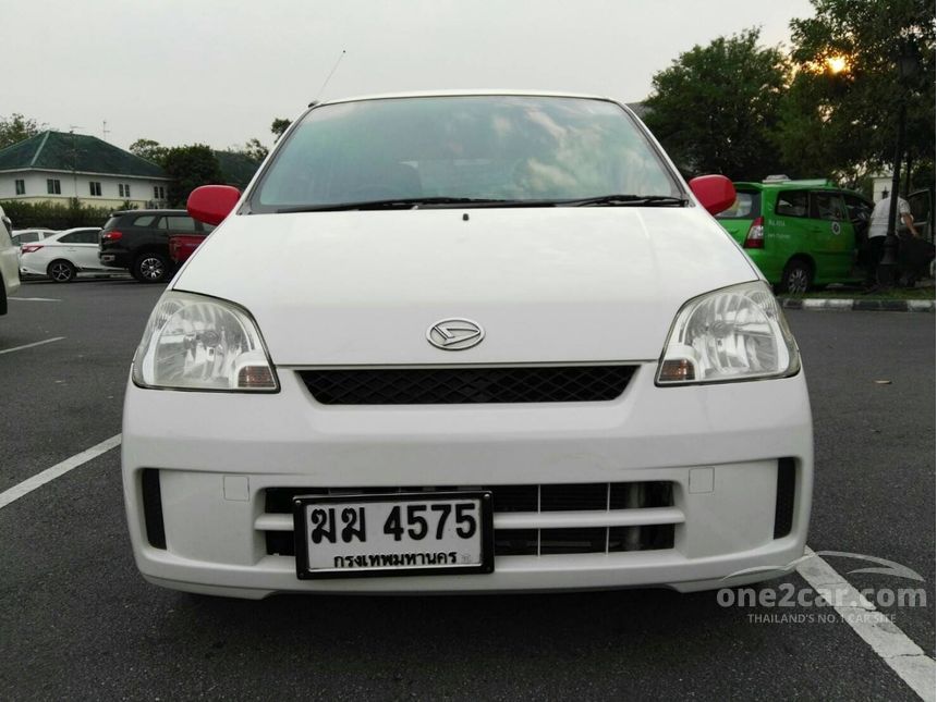 Daihatsu mira 2011