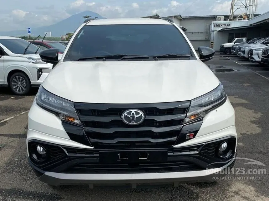 Jual Mobil Toyota Rush 2025 GR Sport 1.5 di Jawa Barat Automatic SUV Putih Rp 234.900.000