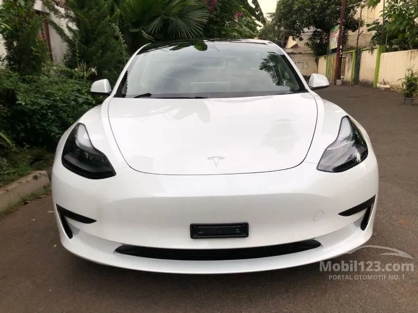 Jual Mobil Tesla Model 3 2022 Standard Range Plus di DKI Jakarta Automatic Sedan Putih Rp 1.299.000.000