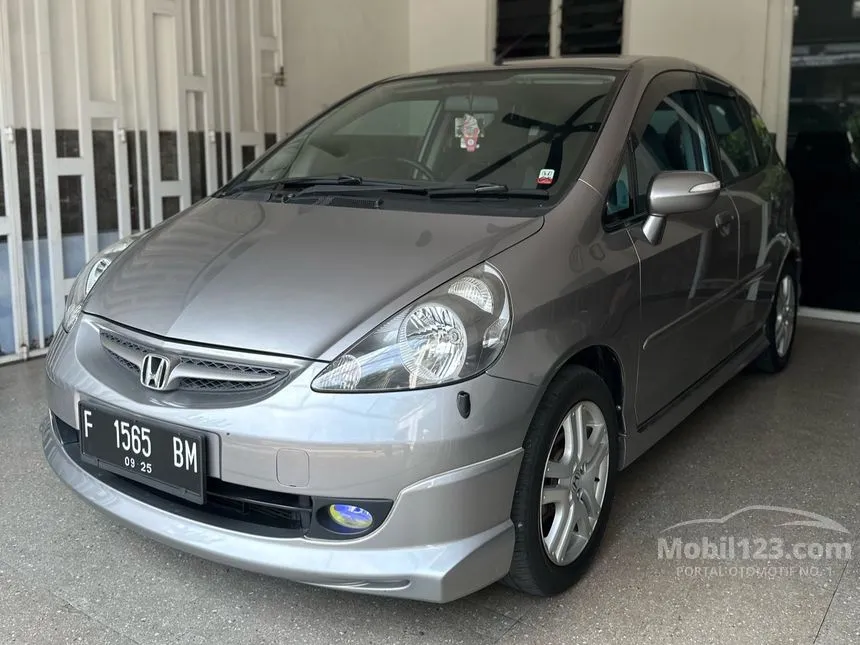 Jual Mobil Honda Jazz 2005 i