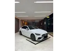 2024 Mercedes-Benz C300 2.0 AMG Line Sedan (Faktur 2025) White on Black Odo 8 Rb (TERMURAH)