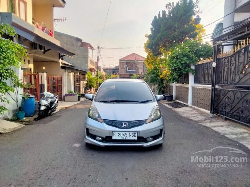 Jual Mobil Honda Jazz 2014 RS 1.5 di DKI Jakarta Automatic Hatchback Abu