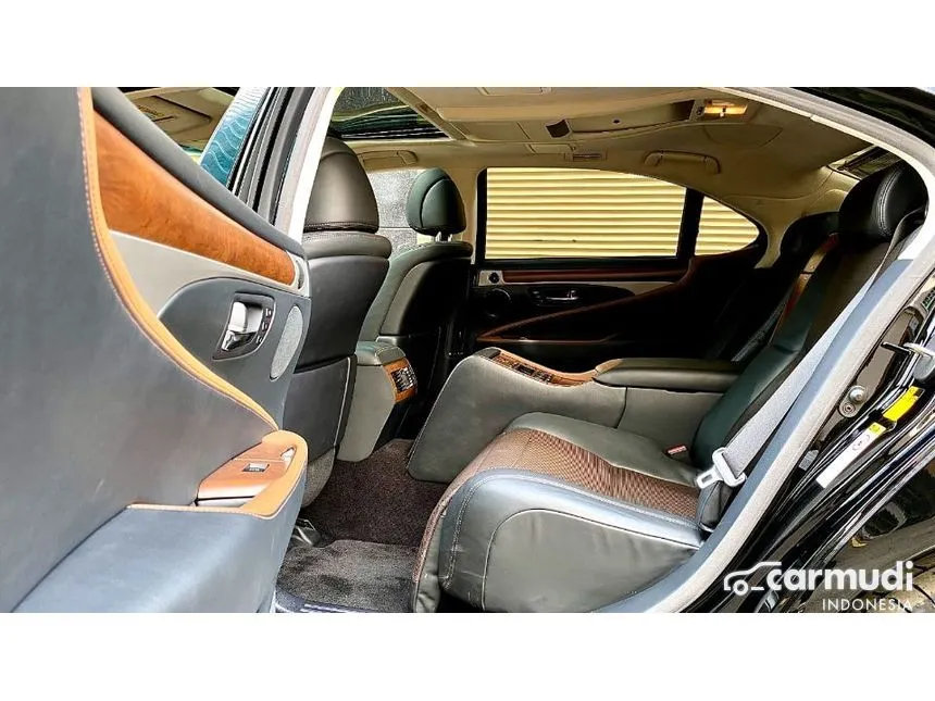 2014 Lexus LS 460L Sedan