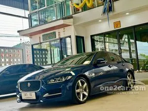 2017 Jaguar XE 2.0 R-SPORT Sedan