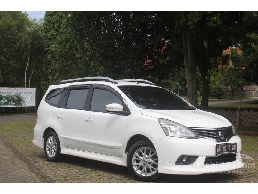 Jual Mobil Nissan Grand Livina 2014 Highway Star 1.5 di Jawa Barat Automatic MPV Putih Rp 125.000.000