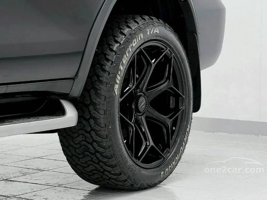 2021 Toyota FORTUNER V SUV