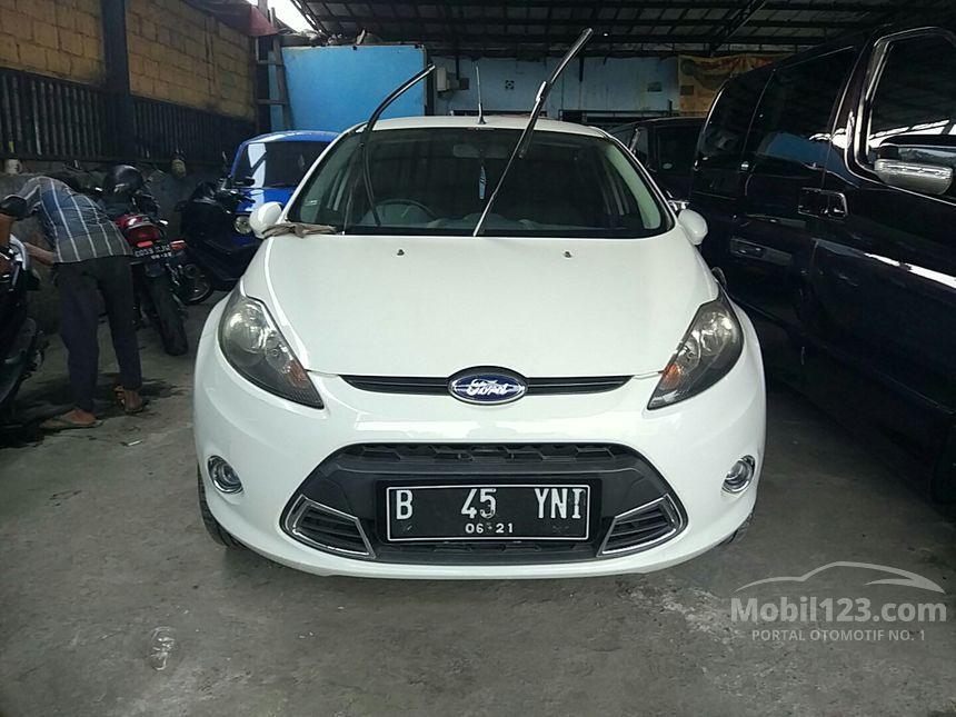 Jual Mobil Ford Fiesta 2011 Sport 1.6 di DKI Jakarta 