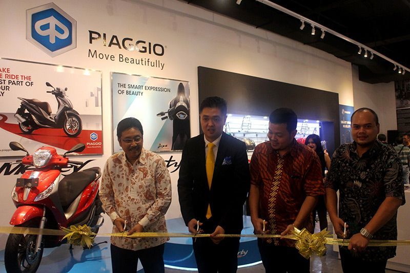 Dealer In-Mall Pertama Piaggio Indonesia Hadir di Surabaya 3