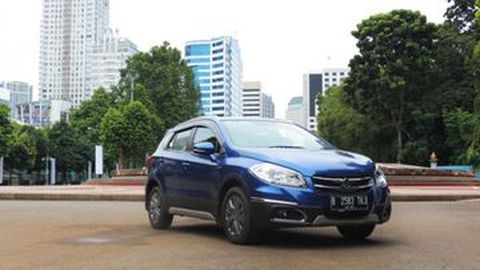Suzuki SX4 S-Cross Diskon Hingga Rp 35 juta
