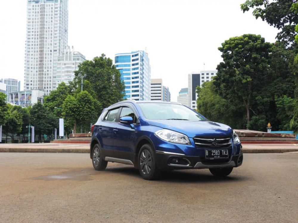 Suzuki SX4 S-Cross Diskon Hingga Rp 35 juta