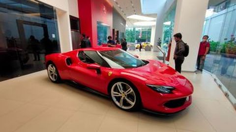 Pembeli Ferrari Baru di Indonesia Dapat Gratis Servis 7 Tahun, tapi…
