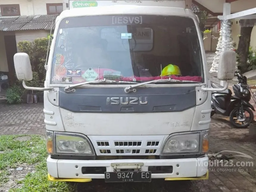 Jual Mobil Isuzu Elf 2013 2.8 Truck 2.8 di DKI Jakarta Manual Trucks Putih Rp 130.000.000