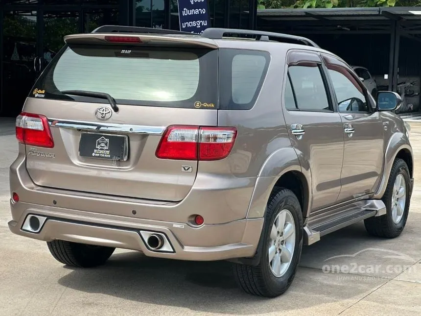 2010 Toyota FORTUNER V SUV