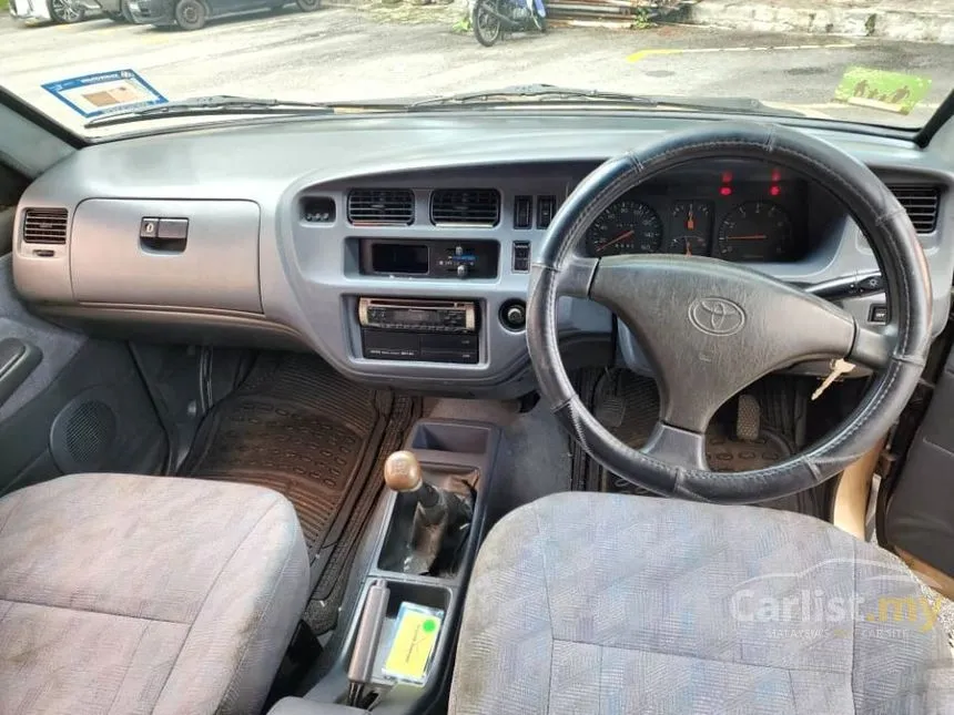 2001 Toyota Unser GLi MPV