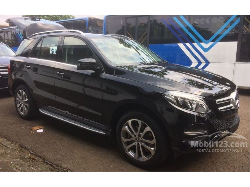 Jual Mobil Mercedes Benz Gle250d 2017 Diesel 2 1 Di Dki Jakarta Automatic Suv Hitam Rp 1 199 000 000 4205296 Mobil123 Com