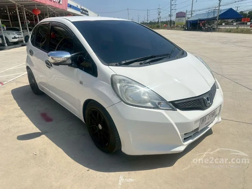 2011 Honda JAZZ V Hatchback