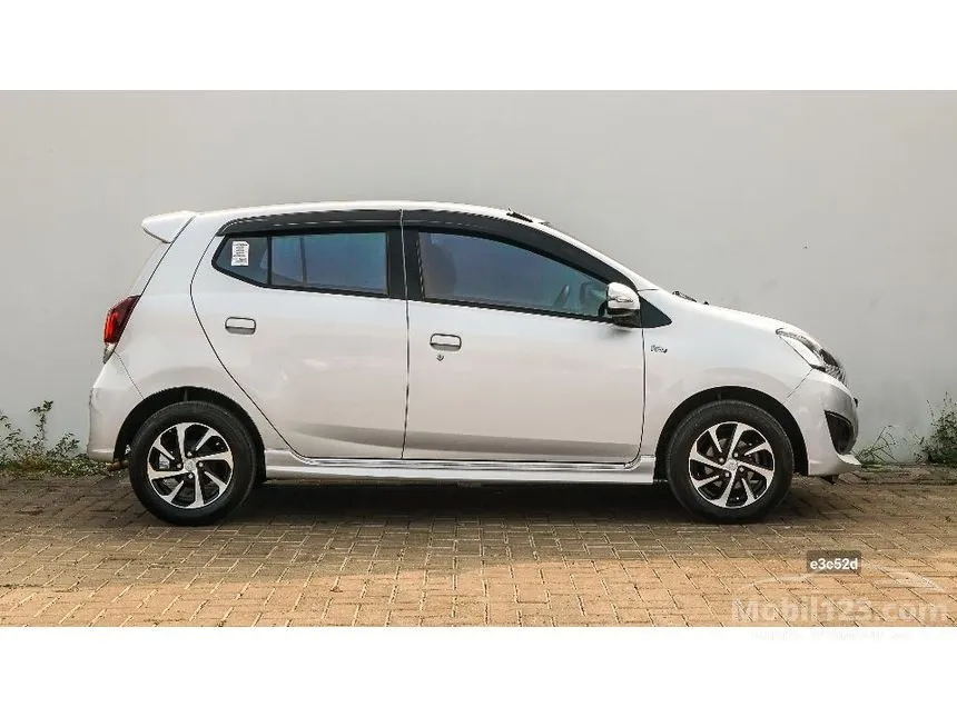 2019 Daihatsu Ayla R Hatchback