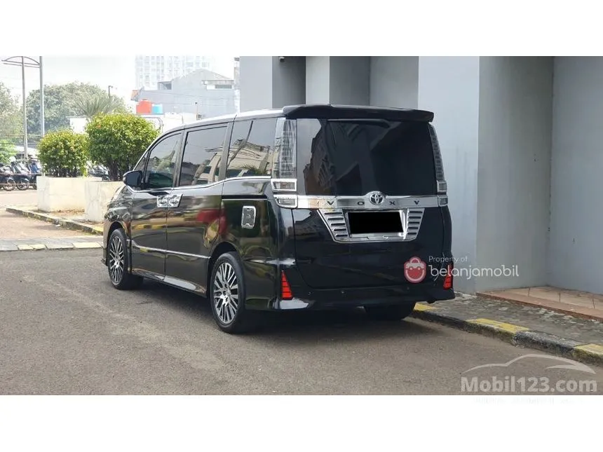 2018 Toyota Voxy MPV