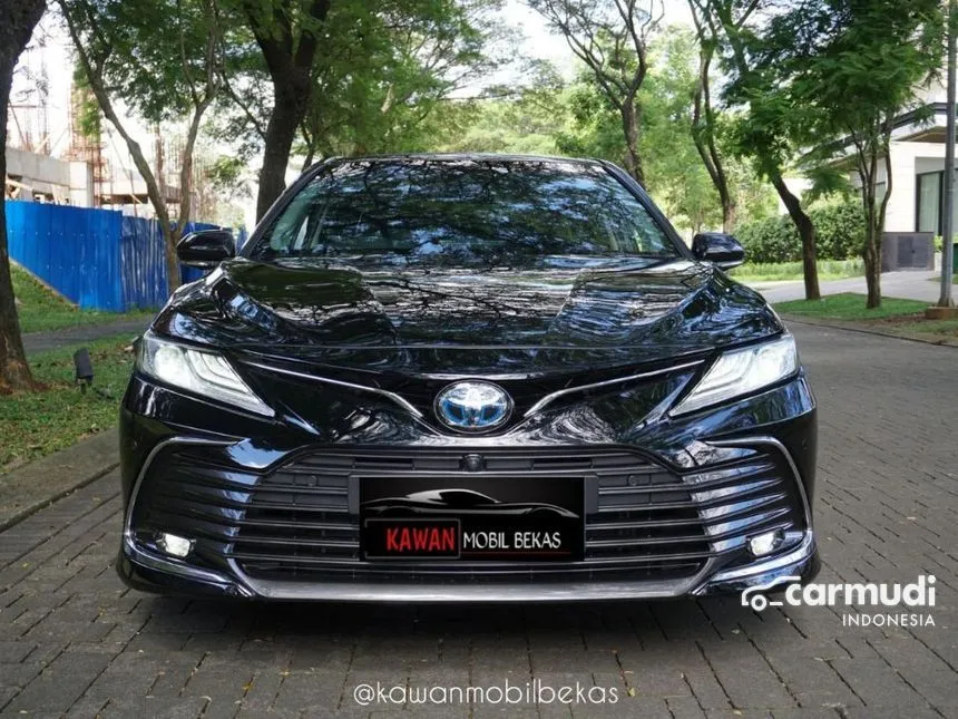 2022 Toyota Camry Hybrid Sedan