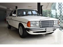 1981 Mercedes-Benz 200E 2.0 W123 (ปี 76-85) Classic Sedan MT