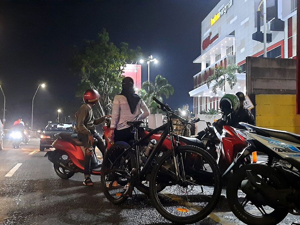 Cara Bikers Hindari Begal di Jalan