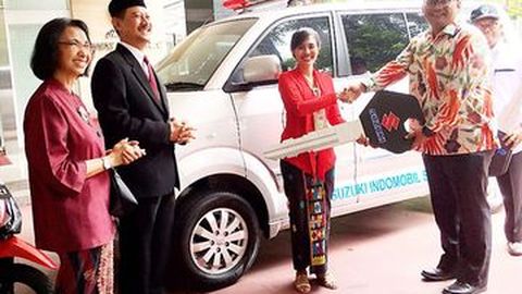 Suzuki Beri APV Ambulance Gratis untuk Puskesmas