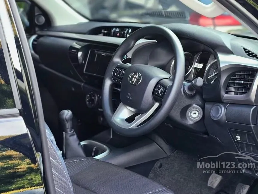 2025 Toyota Hilux G Double Cab 4X4 Pickup