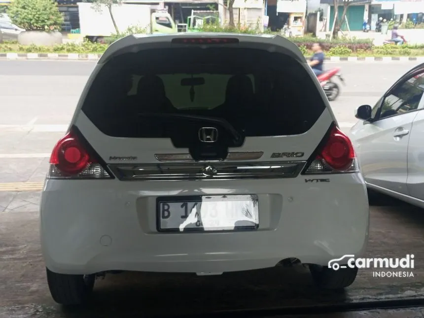 Jual Mobil Honda Brio 2017 Satya E 1.2 di Banten Automatic Hatchback Putih Rp 130.000.000