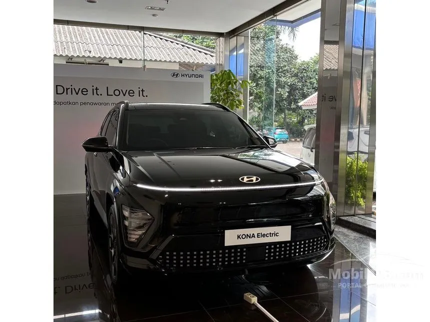 Jual Mobil Hyundai Kona 2023 Signature di DKI Jakarta Automatic Wagon Hitam Rp 590.000.000