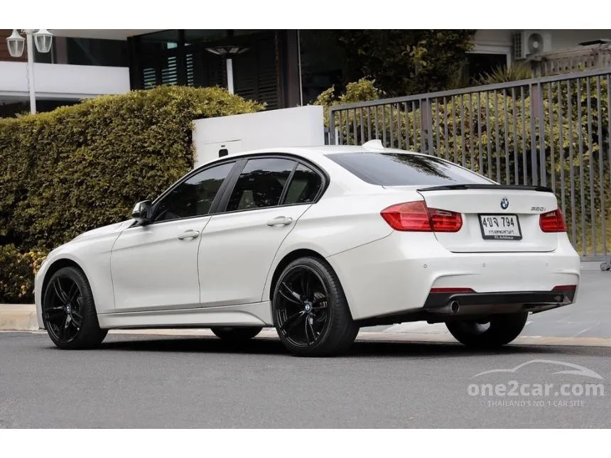 2013 BMW 320i Sedan