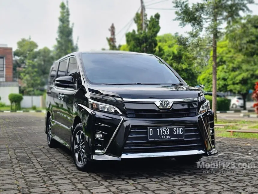 Jual Mobil Toyota Voxy 2017 2.0 di Jawa Barat Automatic Wagon Hitam Rp 415.000.000