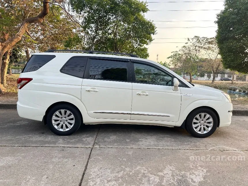 2015 Ssangyong Stavic SV200 Wagon