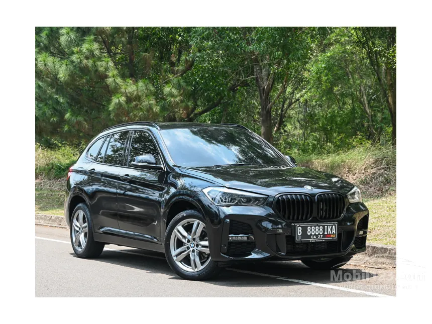Jual Mobil BMW X1 2022 sDrive18i M Sport 1.5 di DKI Jakarta Automatic SUV Hitam Rp 575.000.000