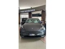 2023 Tesla Model Y 0.0 Long Range Wagon NEW Silver on white