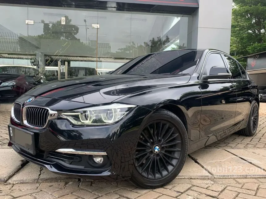 Jual Mobil BMW 320i 2018 Luxury 2.0 di DKI Jakarta Automatic Sedan Hitam Rp 439.999.999