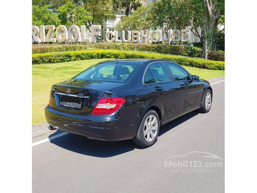Jual Mobil Mercedes - Benz C200 2013 CGI 1.8 di Jawa Timur Automatic 