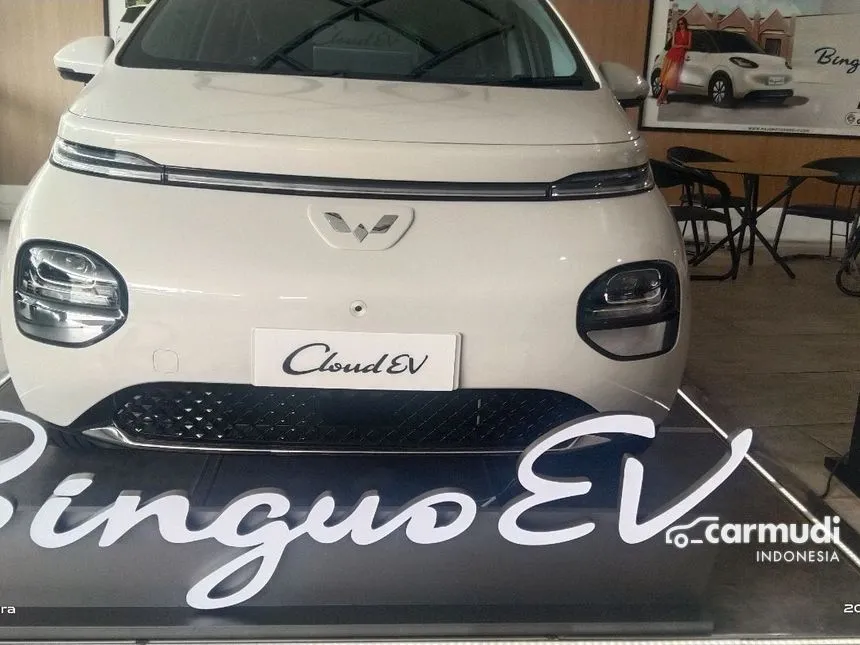 2024 Wuling Cloud EV EV Hatchback