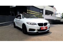 BMW M235i Coupe 3.0 F22 CBU AT 2014 White On Black Full Variasi - Low Km 30ribuan - Well Maintained