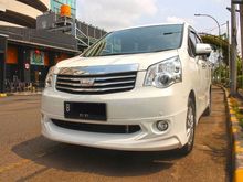 Toyota NAV1 2.0 V Limited 2015 Putih metalik Siap pakai
