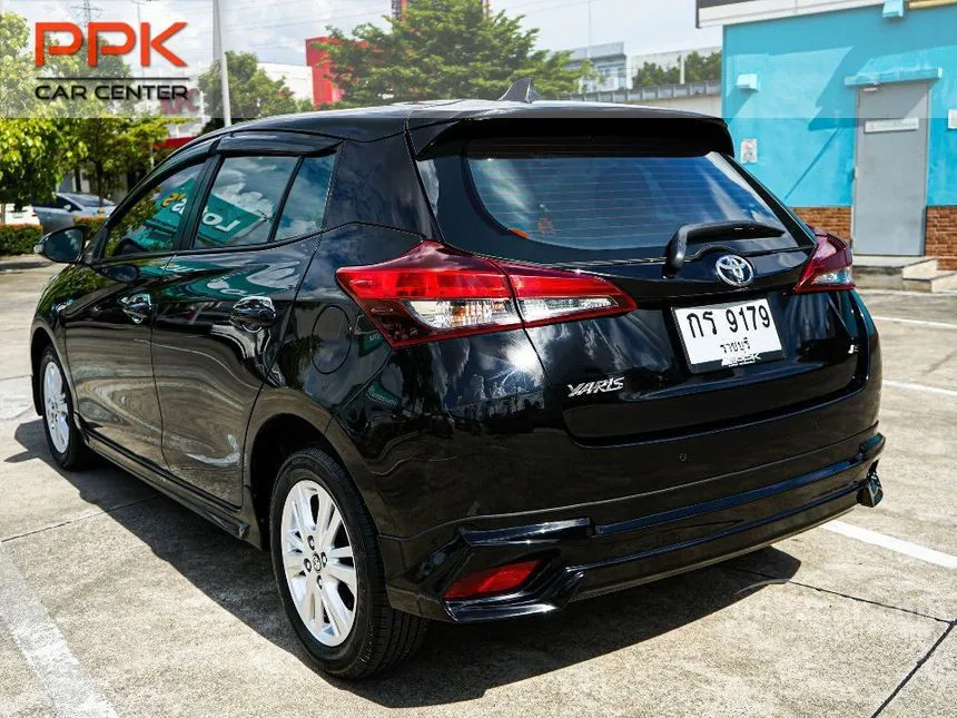 2019 Toyota YARIS E Hatchback