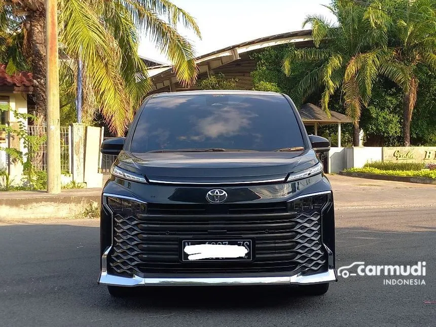 Jual Mobil Toyota Voxy 2022 2.0 di Jawa Timur Automatic Wagon Hitam Rp 530.000.001