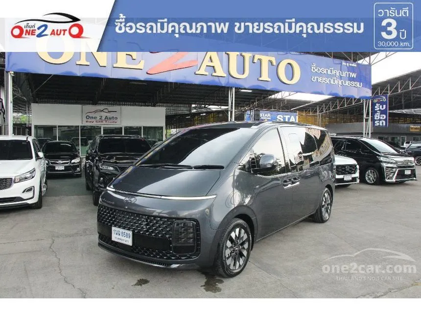 2024 Hyundai Staria Premium with sunroof Van